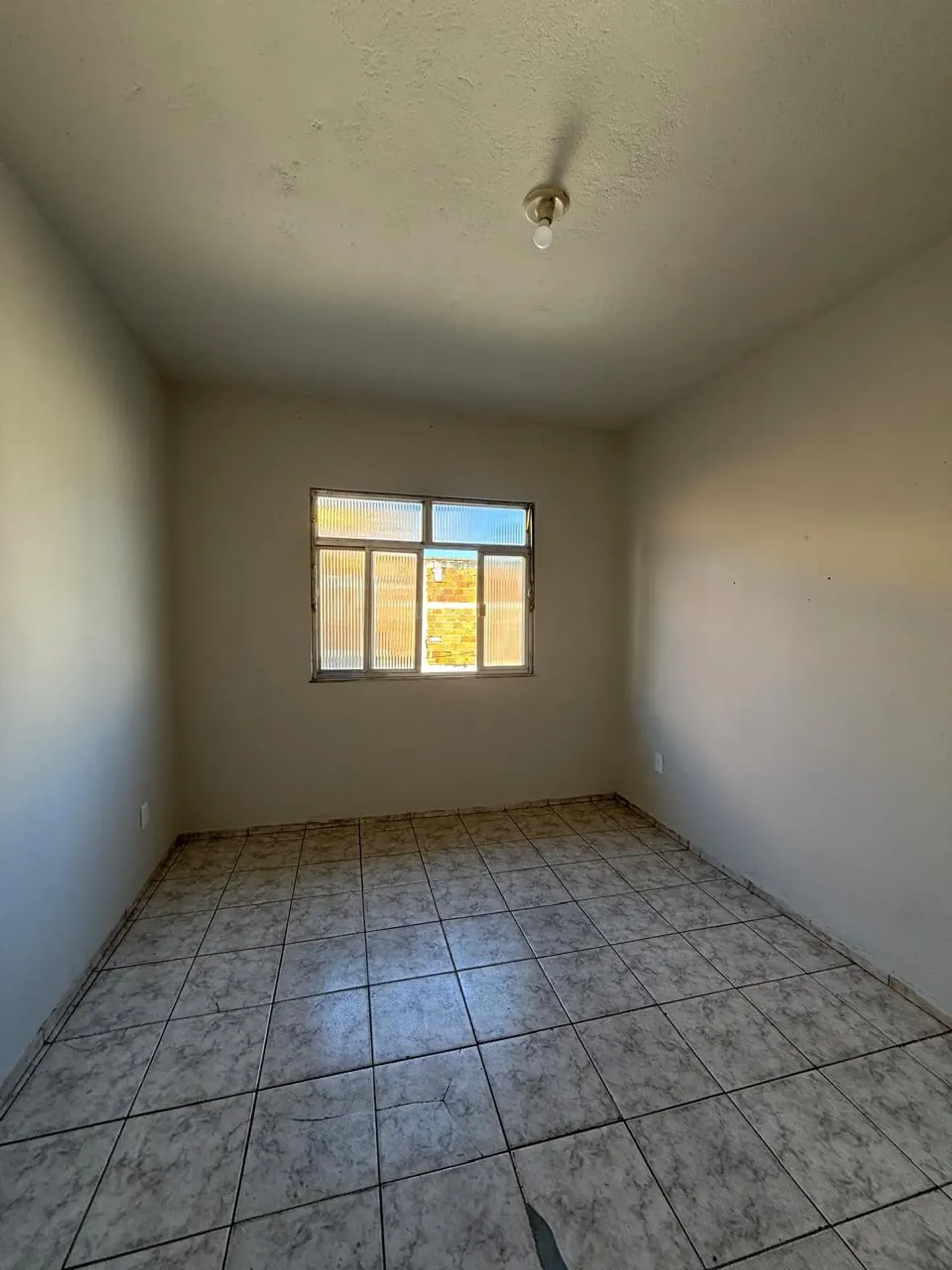70 m² unfurnished unit with 3 bedrooms and no parking — photo 7