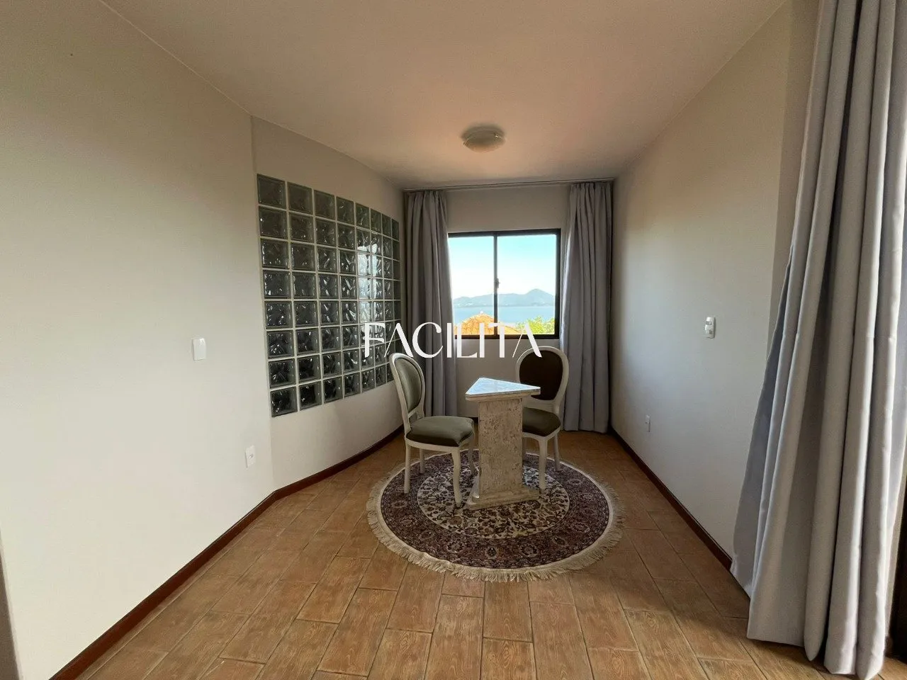 Furnished 456 m² house with 3 en-suite bedrooms and pool — photo 27