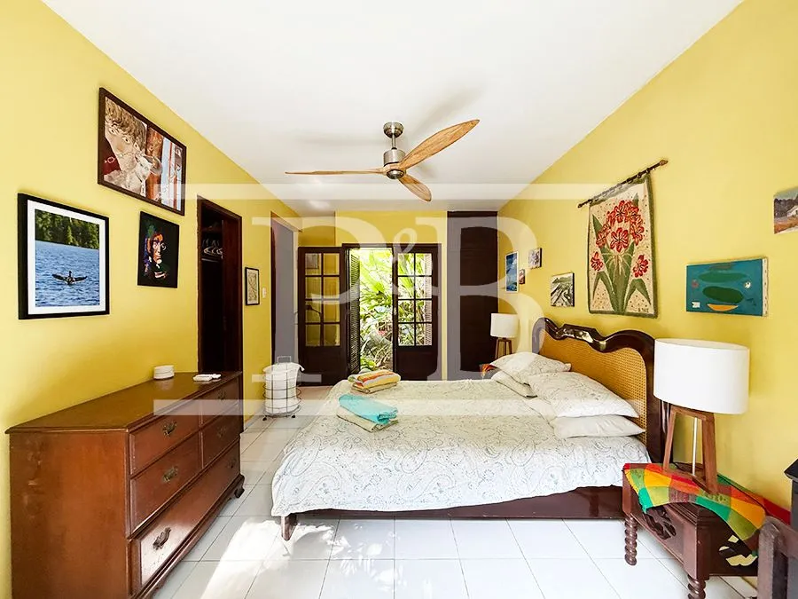Casa com 4 dormitórios e varanda com churrasqueira — photo 27