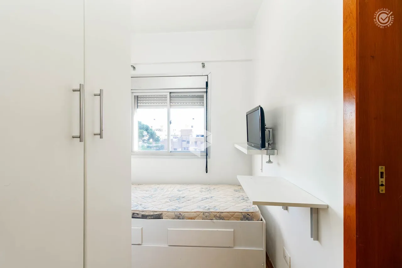 2-bedroom apartment with a private BBQ area — photo 13