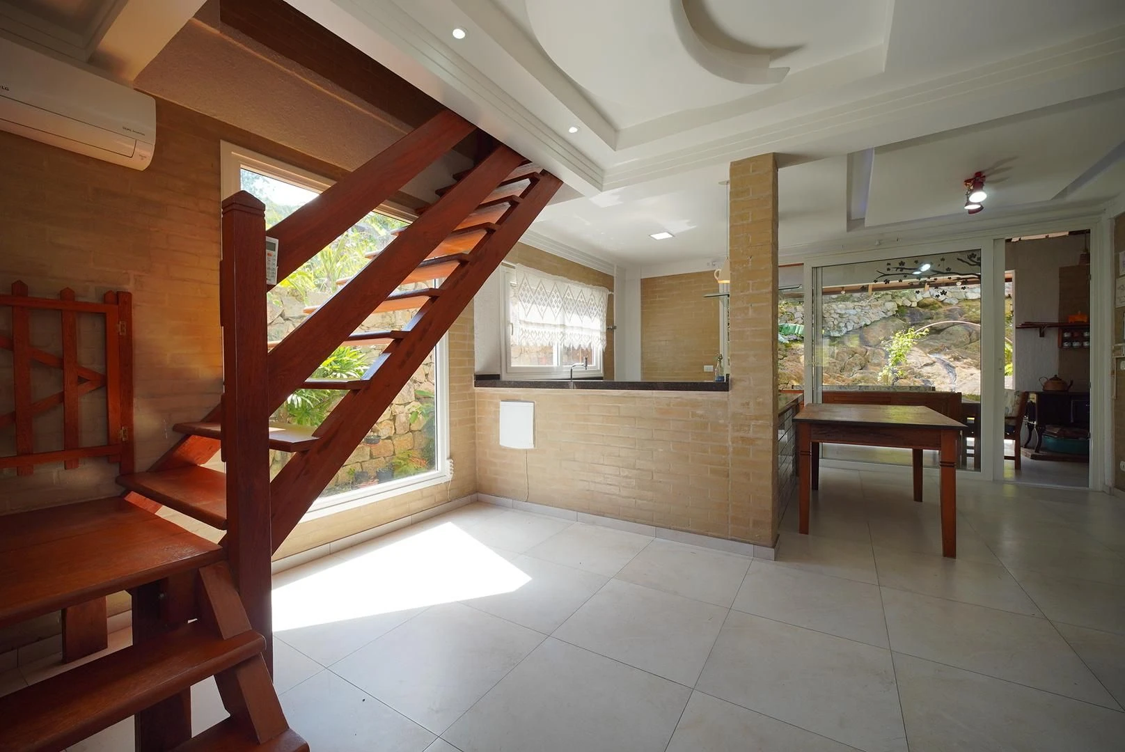 House with 2 bedrooms, 2 bathrooms and private garden — photo 16
