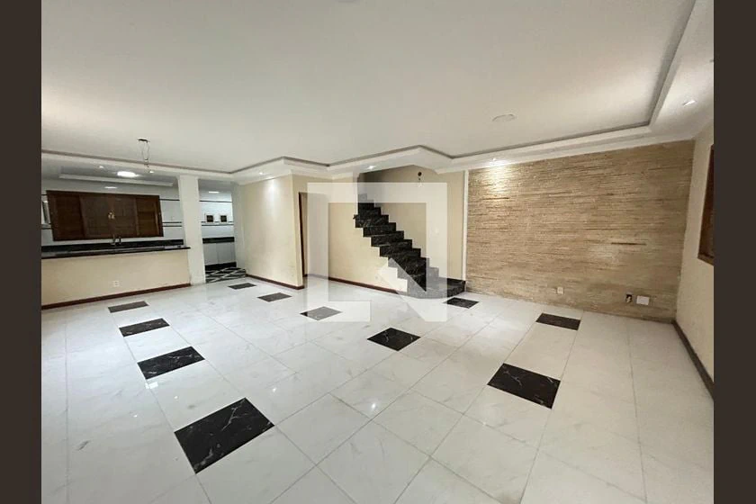 Casa para alugar com 3 quartos e jardim privativo
