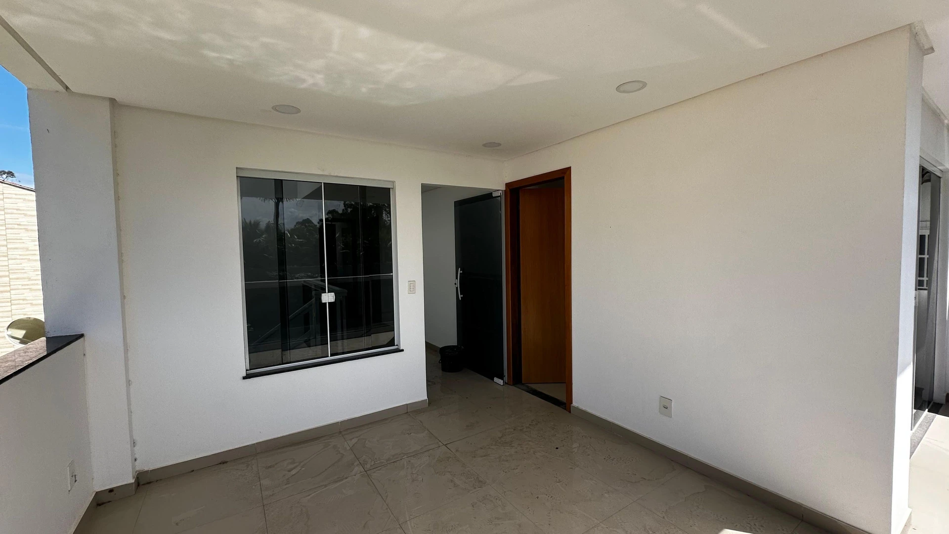 Casa com 4 quartos e 3 suítes, 2 vagas de garagem — photo 40
