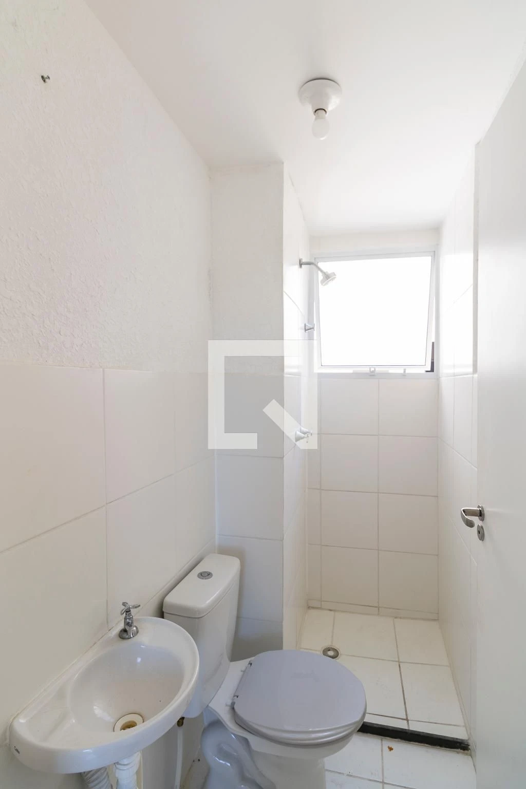 2-bedroom apartment with 1 bathroom and 1 parking spot