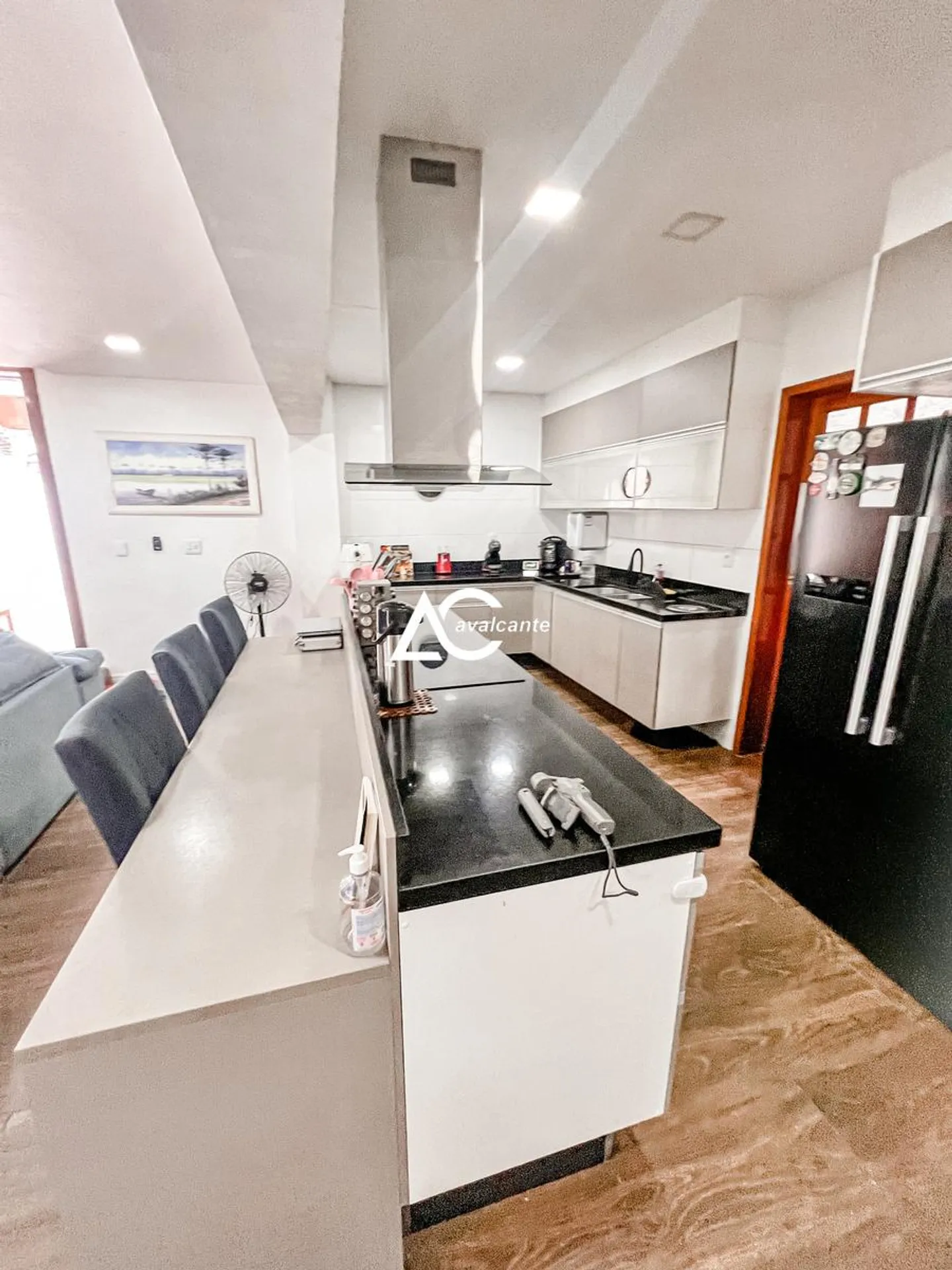 Washing machine in a 3-bedroom house, 360 m² — photo 32