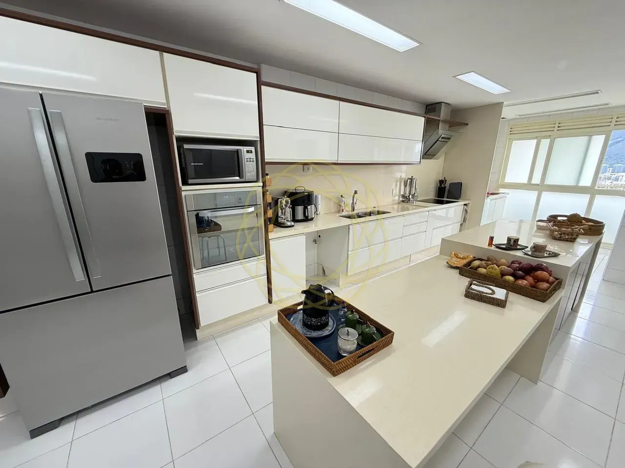 Penthouse-style apartment with 4 bedrooms and 5 baths — photo 26