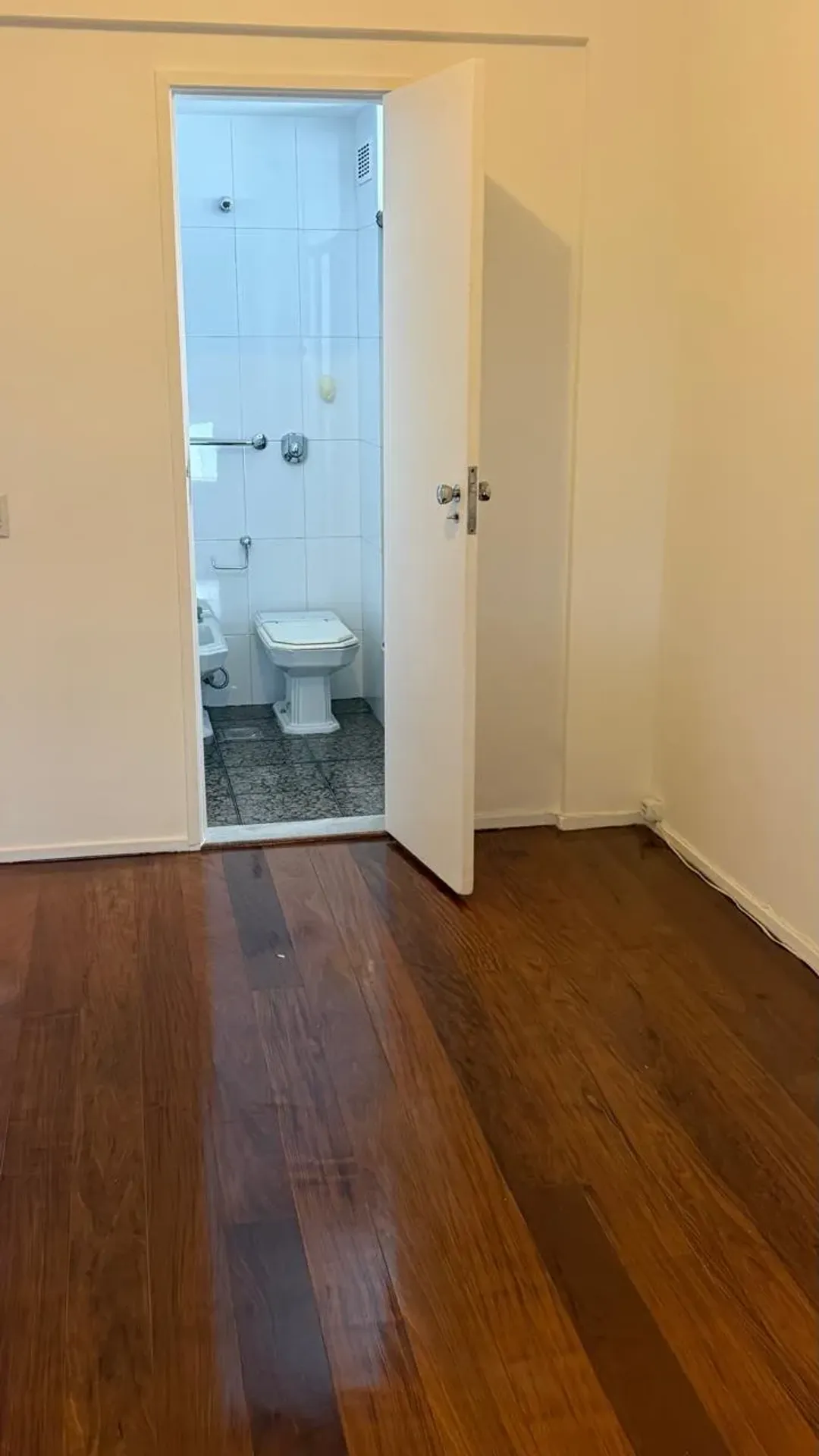Apartamento no 7º andar com piso de madeira ou laminado — photo 15