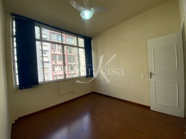 Apartment on the 6th floor with wood or laminate floors — photo 7
