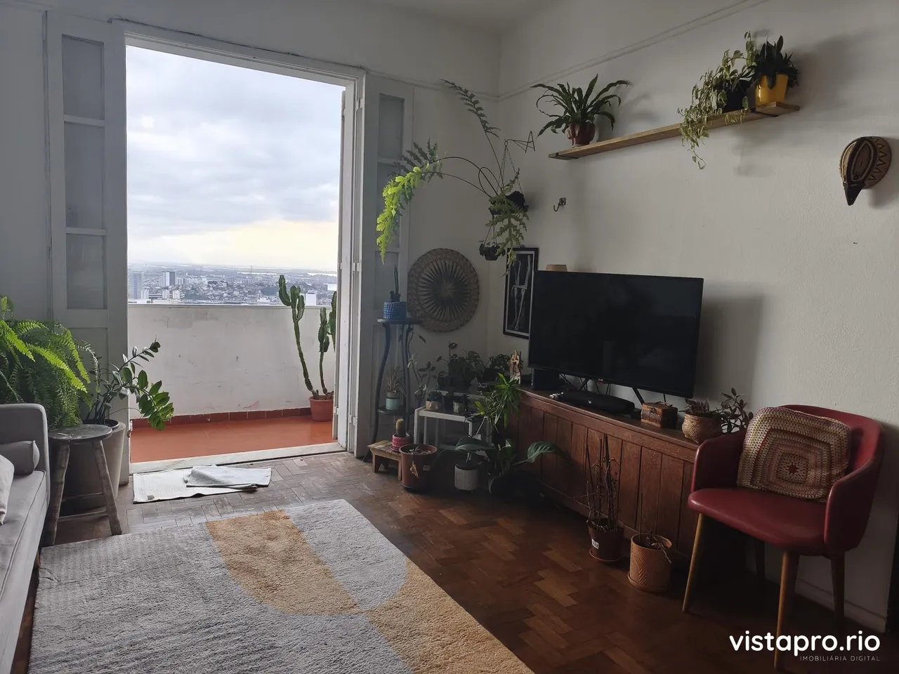 Furnished apartment with balcony and 3 bedrooms — photo 10