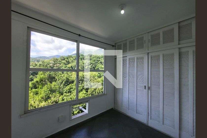 Condominium townhouse with 2 bedrooms and balcony — photo 29