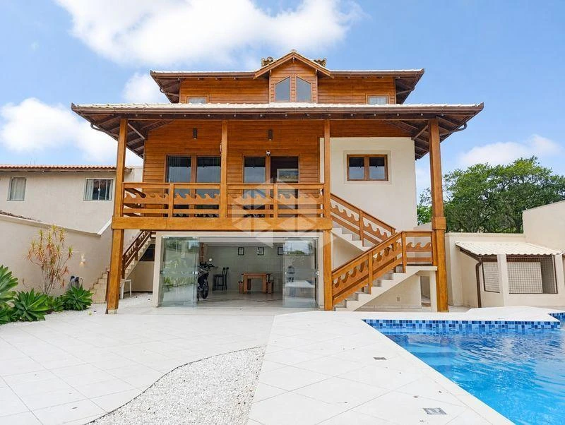 Casa de 3 dormitorios con balcón gourmet en Florianópolis — photo 12