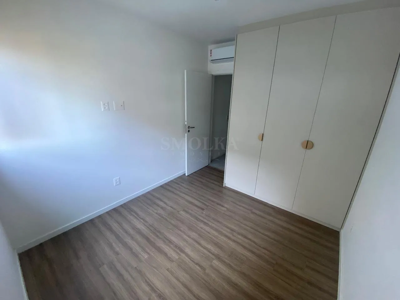 3-bedroom apartment with a grill on the balcony — photo 36