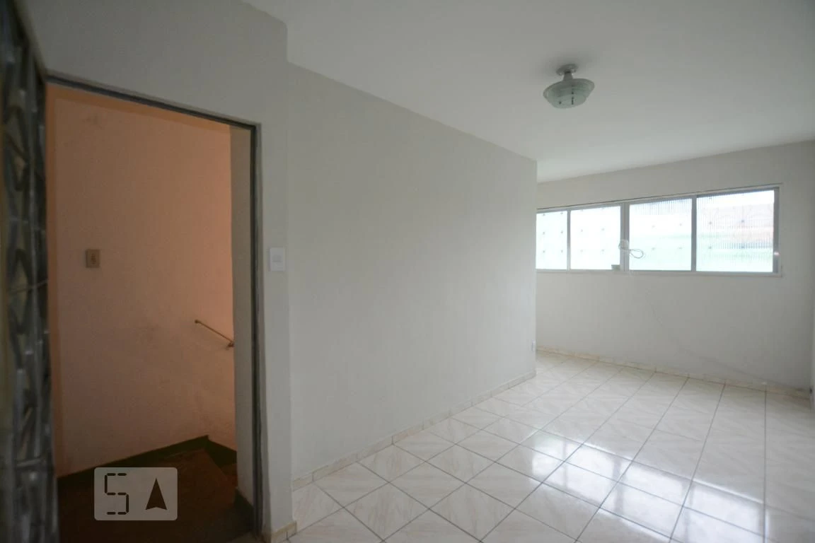 3-bedroom apartment with a glass-enclosed balcony — photo 17
