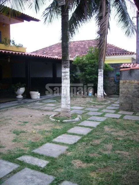 4-bedroom house with 2 bathrooms and a balcony grill — photo 13