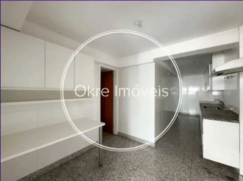 4-bedroom apartment with 5 bathrooms and 200 m² — photo 2