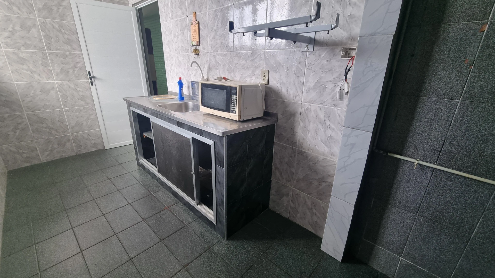 Washing machine in a 5-bedroom house, 200 m² — photo 7