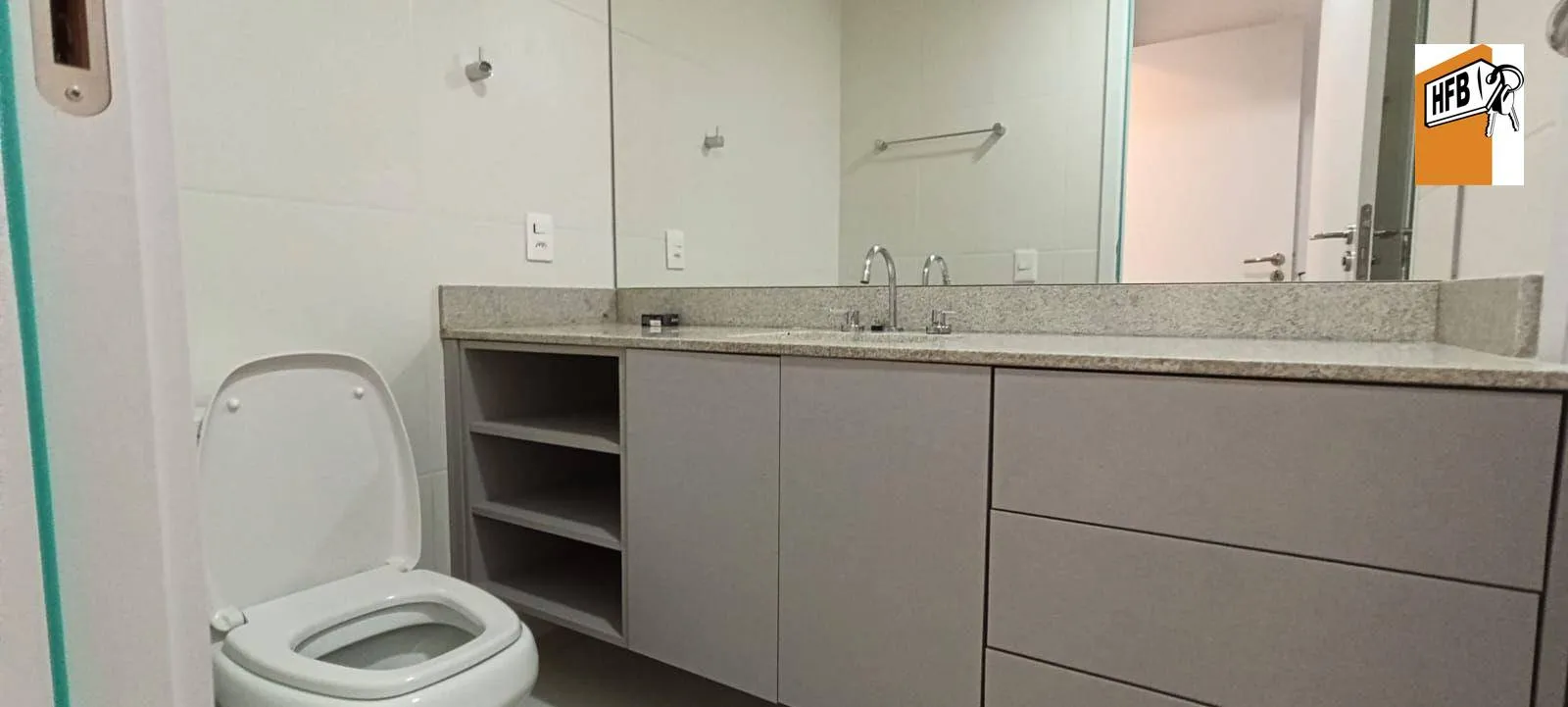 151 m² apartment with 3 bedrooms and 5 bathrooms — photo 22