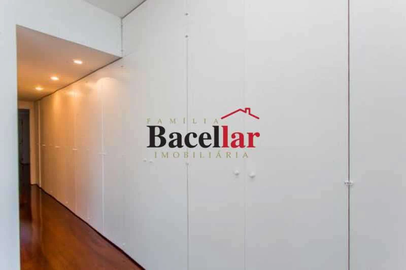 380 m² apartment with 4 en-suite bedrooms and 7 baths — photo 22