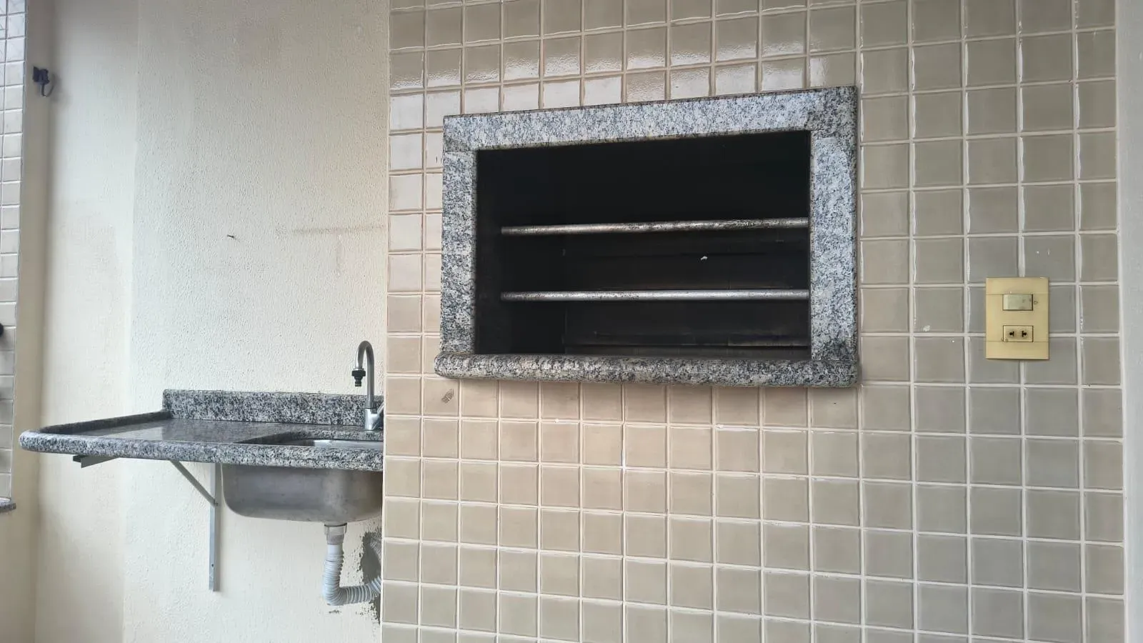 Apartment with balcony barbecue, 104 m² — photo 29