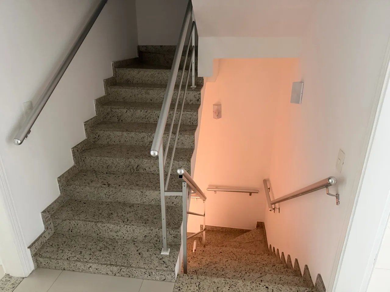 Casa, 320 m², com janelas do piso ao teto — photo 13