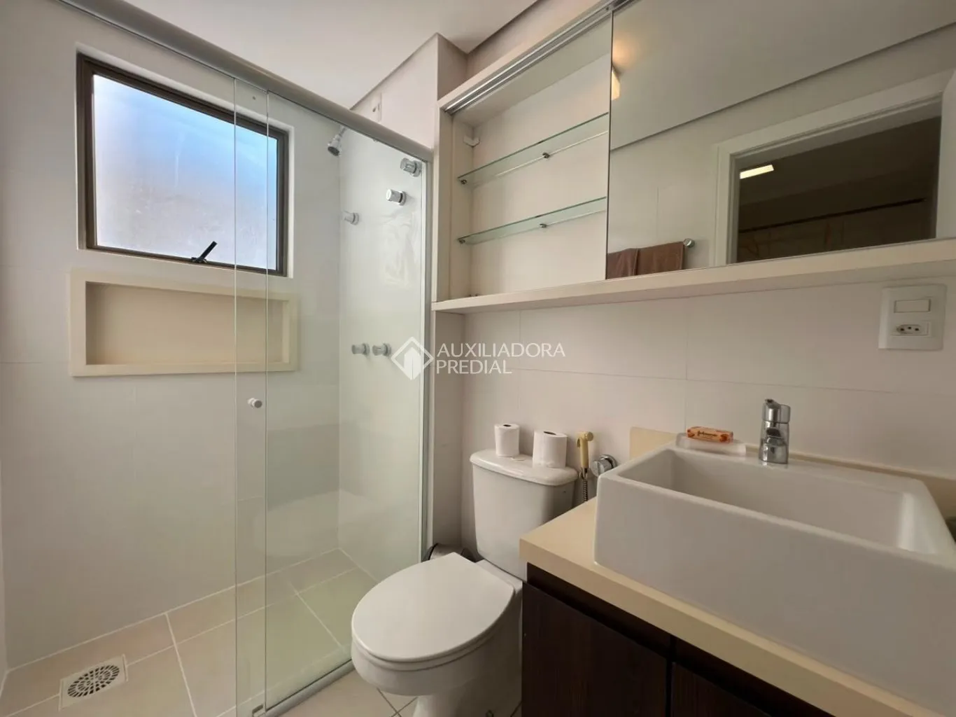 Apartamento amueblado de 2 dormitorios y cocina abierta — photo 18