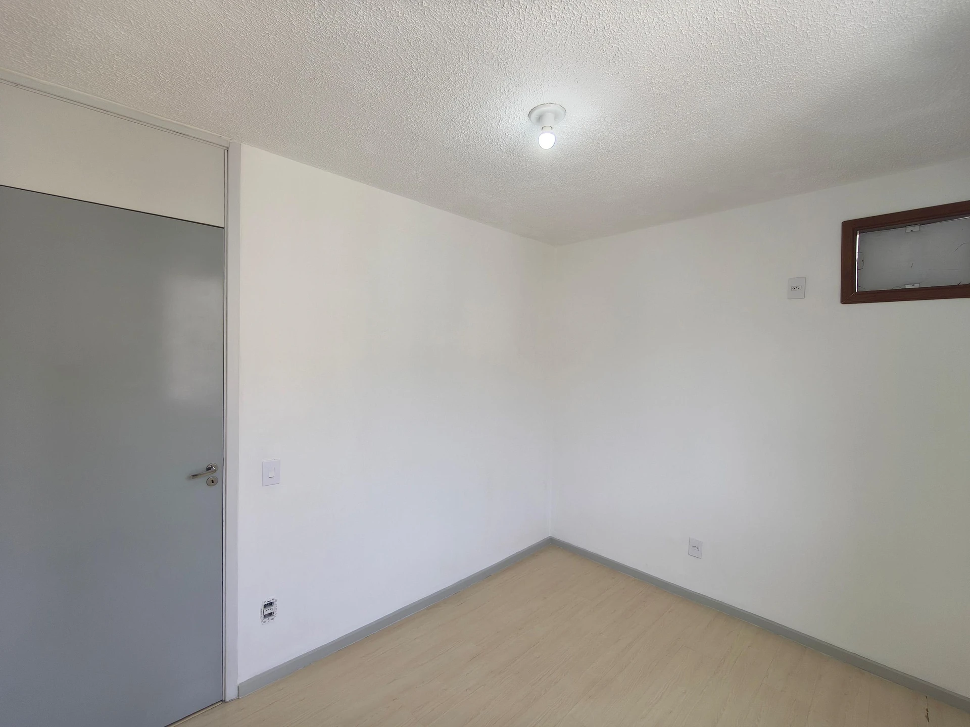 Apartamento de 2 quartos em condomínio com piscina — photo 26