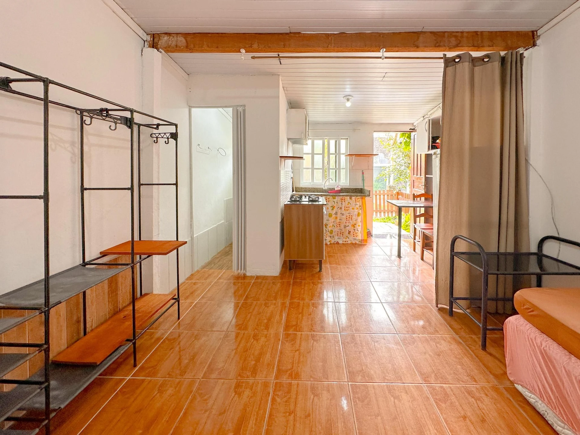 Furnished studio with 1 bedroom and private garden — photo 12