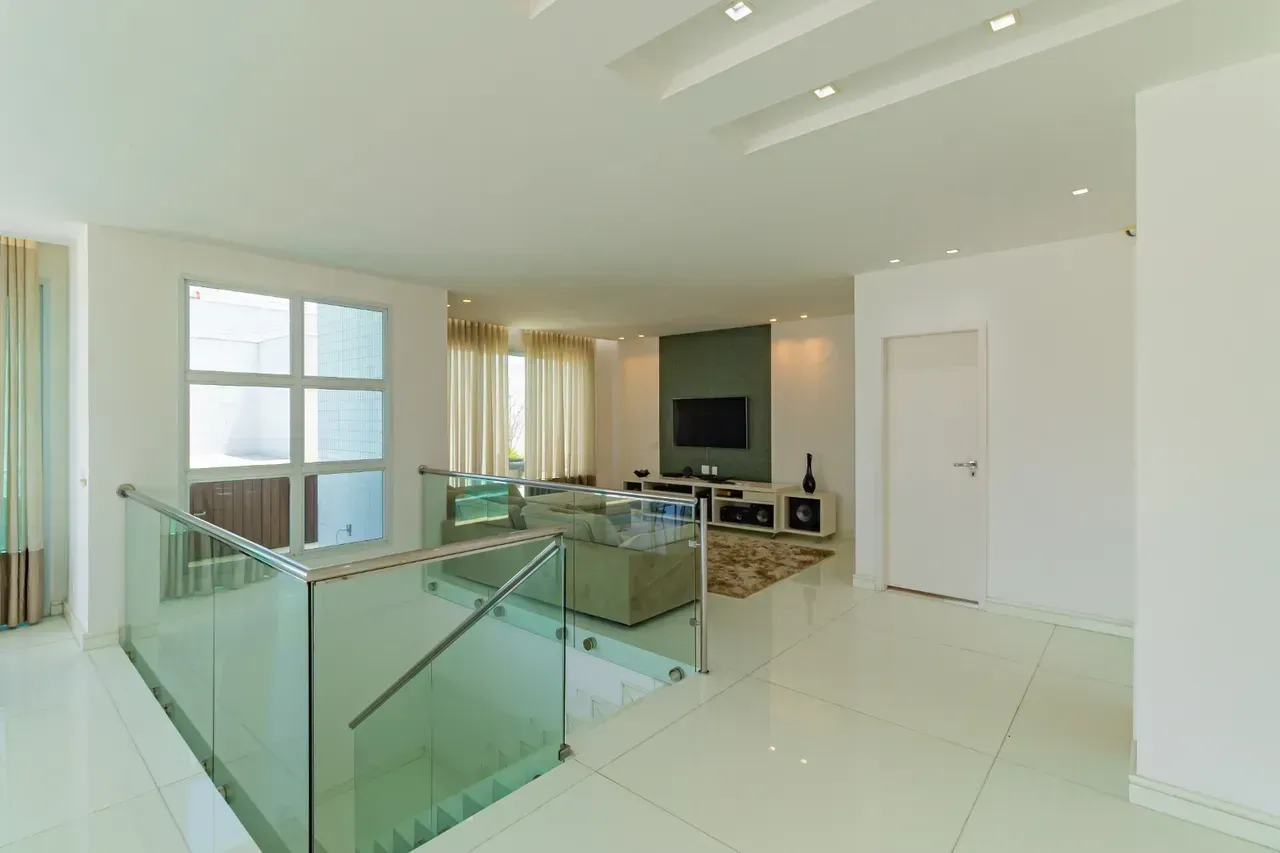 575 m² apartment with 4 en-suite bedrooms and 4 parking — photo 63