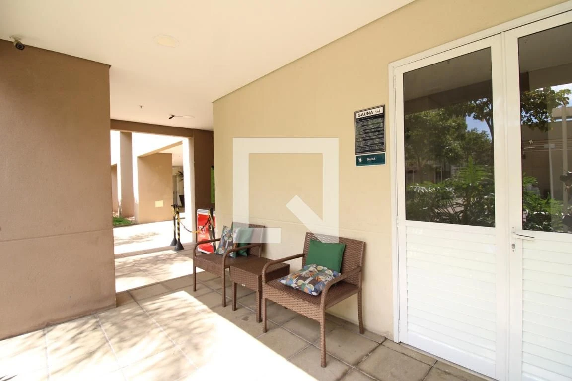 Furnished 2-bedroom apartment with balcony — photo 53