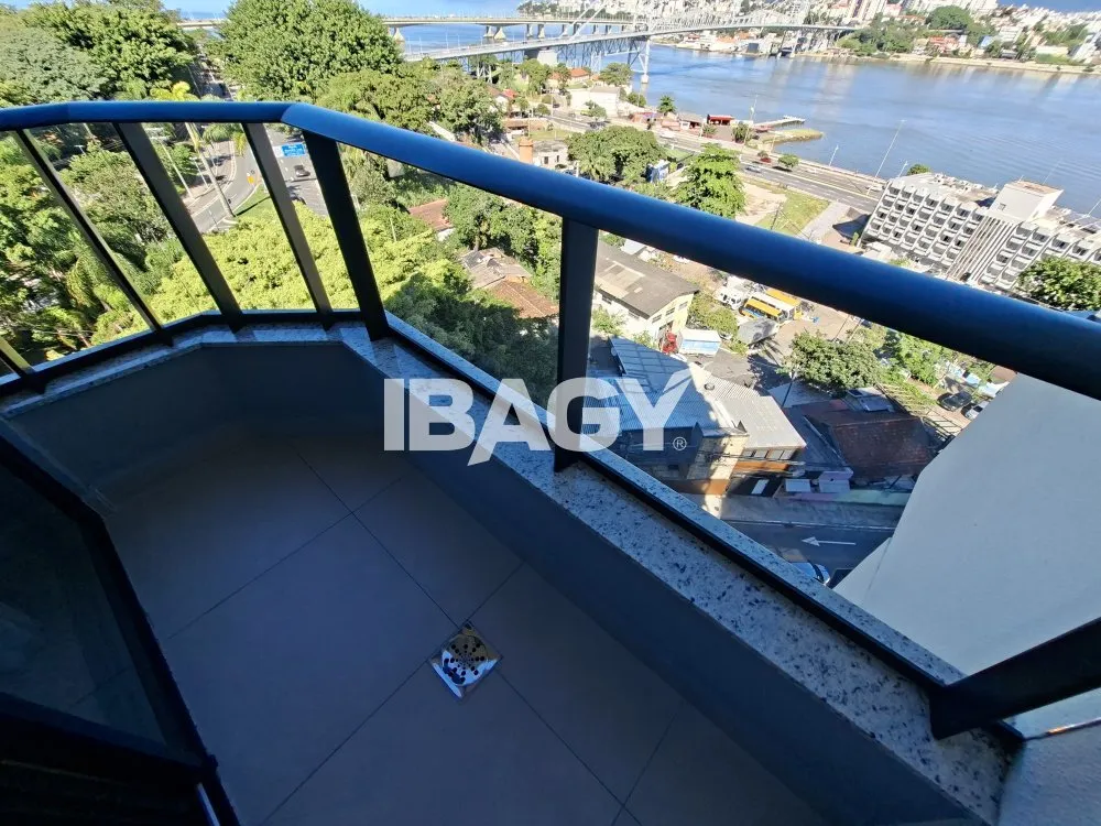 Studio with a glassed-in balcony and open-plan kitchen — photo 75