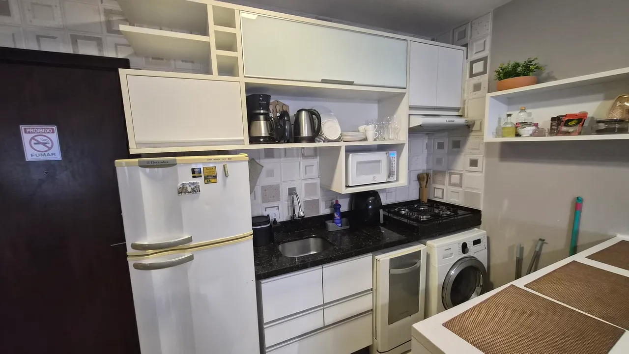 Apartamento mobiliado de 1 quarto com cozinha integrada — photo 4