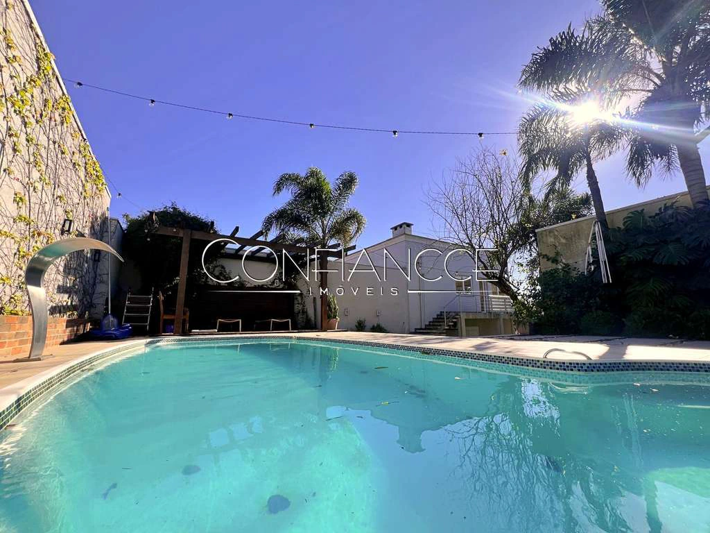 5-bedroom house with a private garden — photo 3