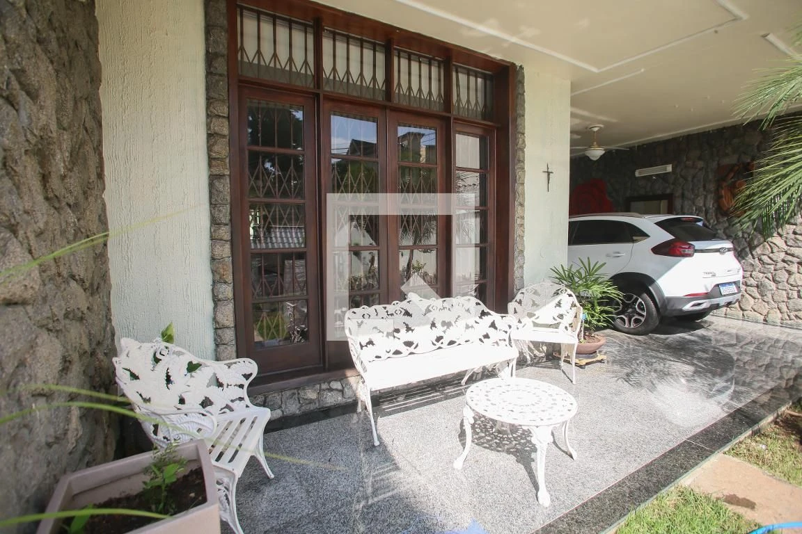 5-bedroom house with a bathtub in Rio de Janeiro — photo 45