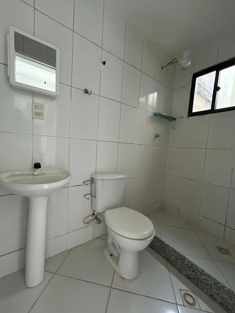 1-bedroom apartment with balcony and laundry area — photo 3