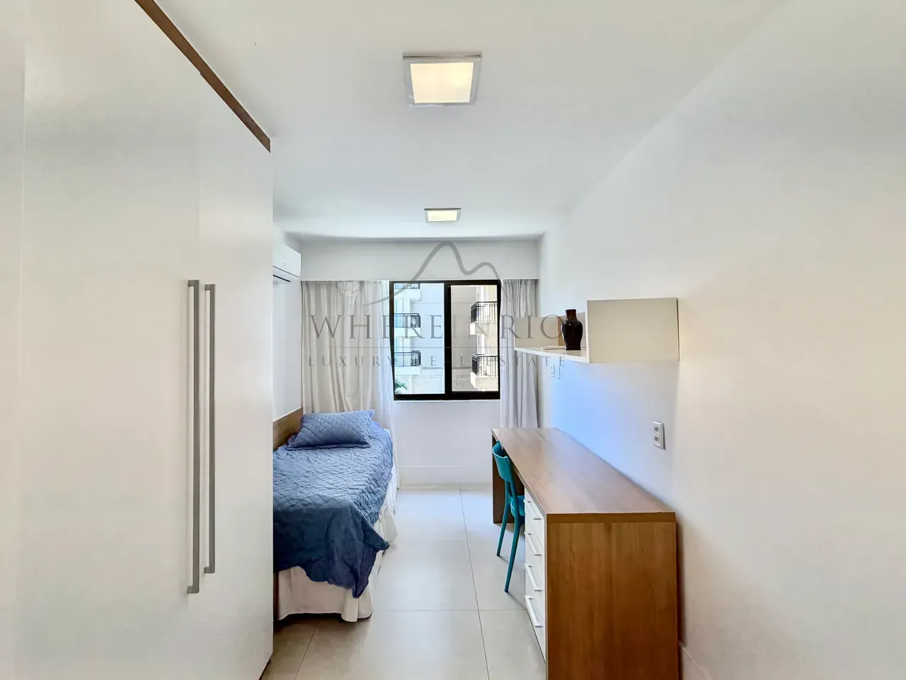 Furnished 2-bedroom apartment with balcony and parking — photo 16
