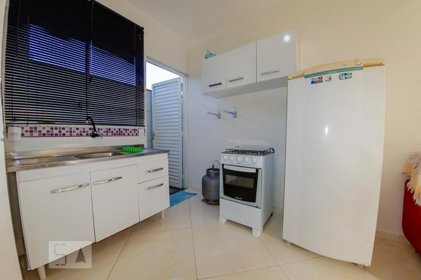 Studio mobiliado com 1 quarto e 1 banheiro — photo 2