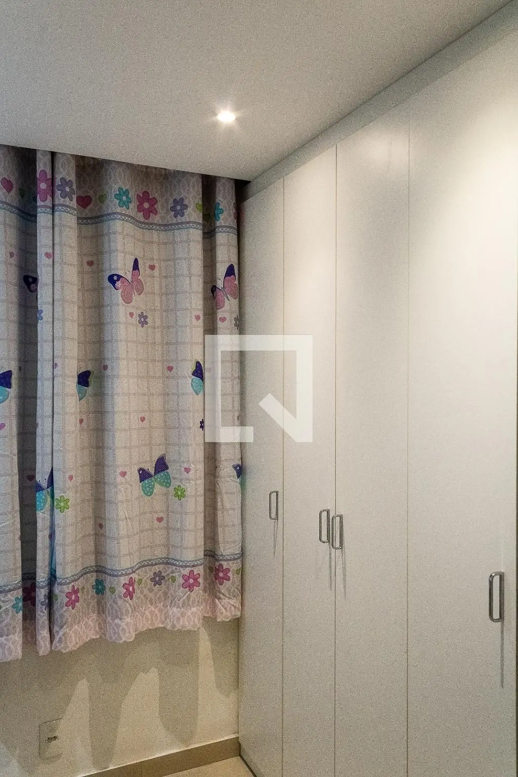 Furnished apartment, 49 m², with floor-to-ceiling windows — photo 18