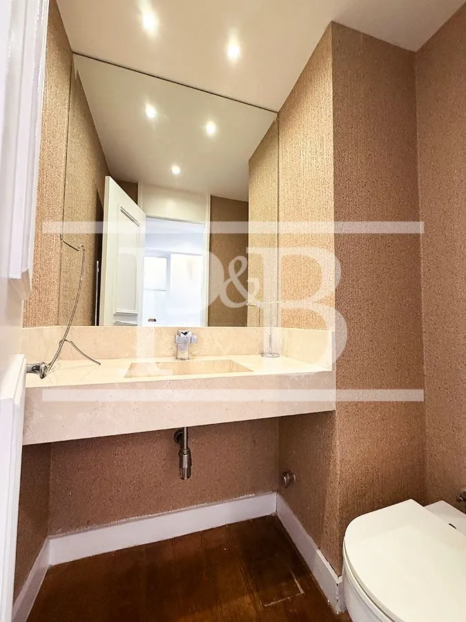 Furnished apartment, 230 m², with a bathtub — photo 17