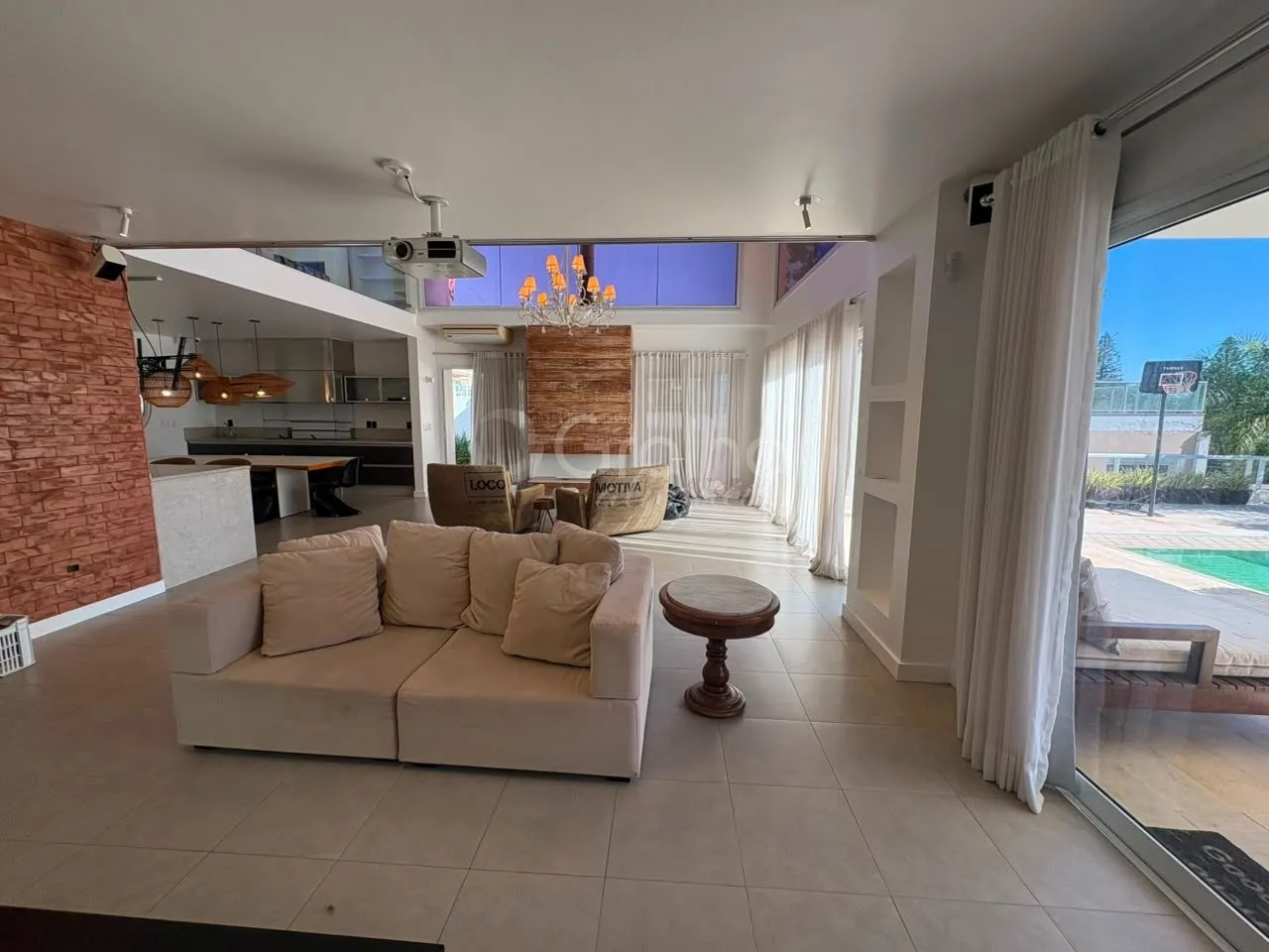 Мебльований будинок 868 м² з 3 люксами та 9 місцями — photo 4