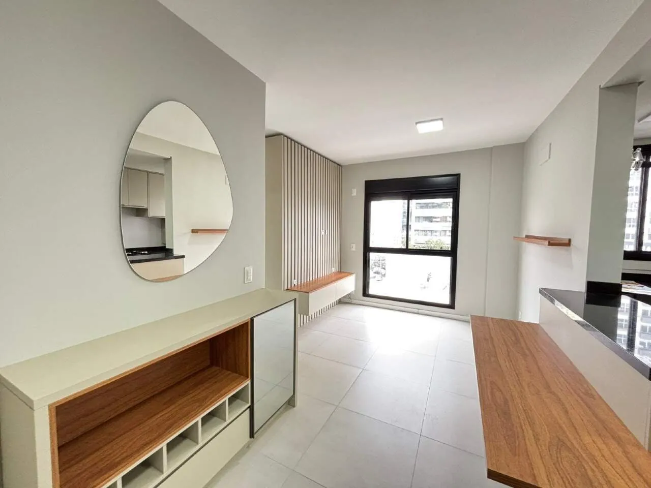 Квартира 61 м² з 1 спальнею та паркомісцем