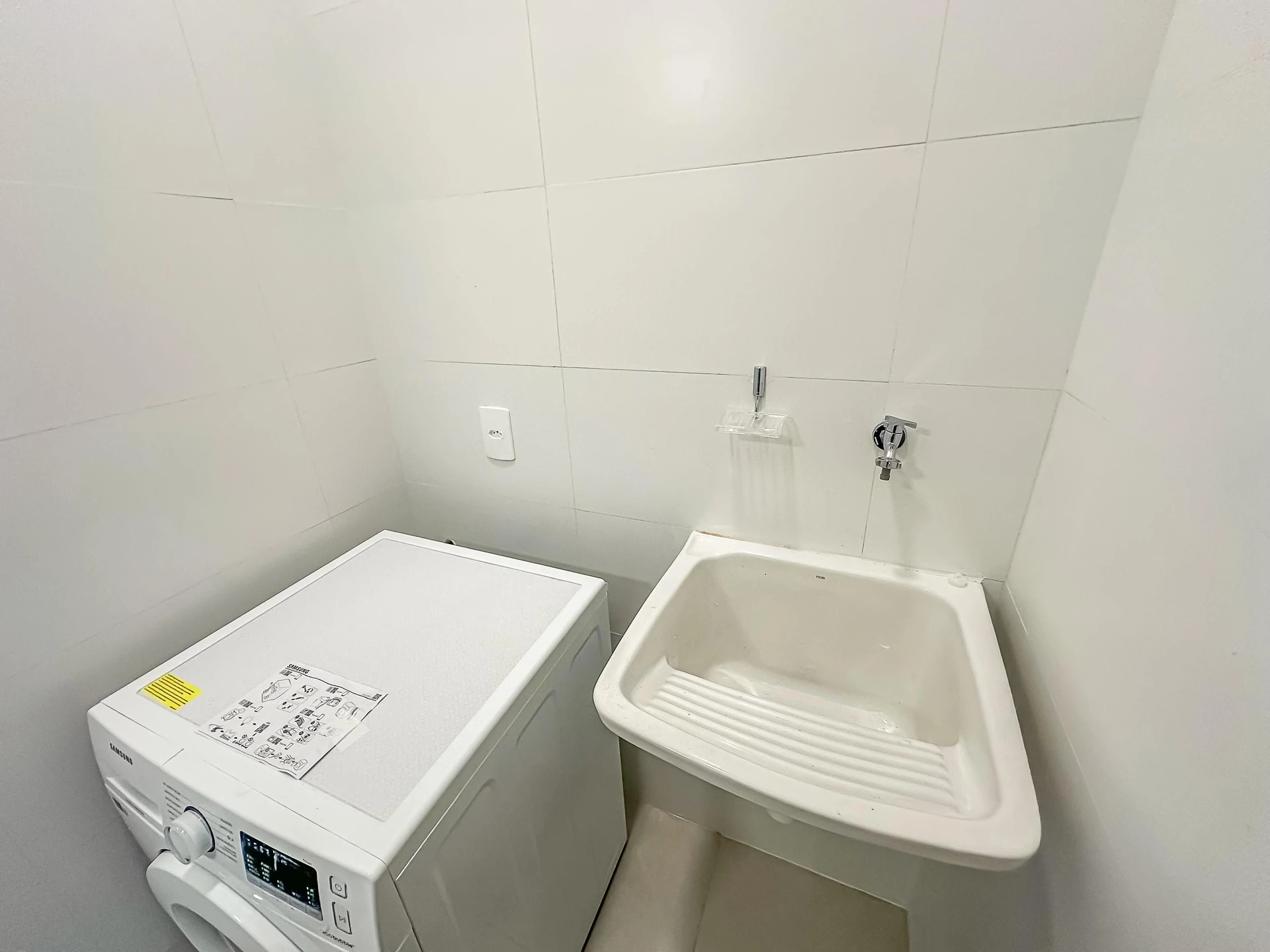 Меблированная квартира с 1 спальней и кухней open-plan — photo 50