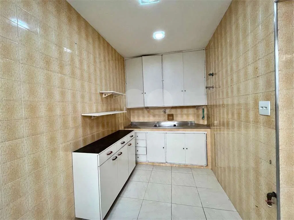 Apartamento com piso de madeira ou laminado, Tijuca — photo 18