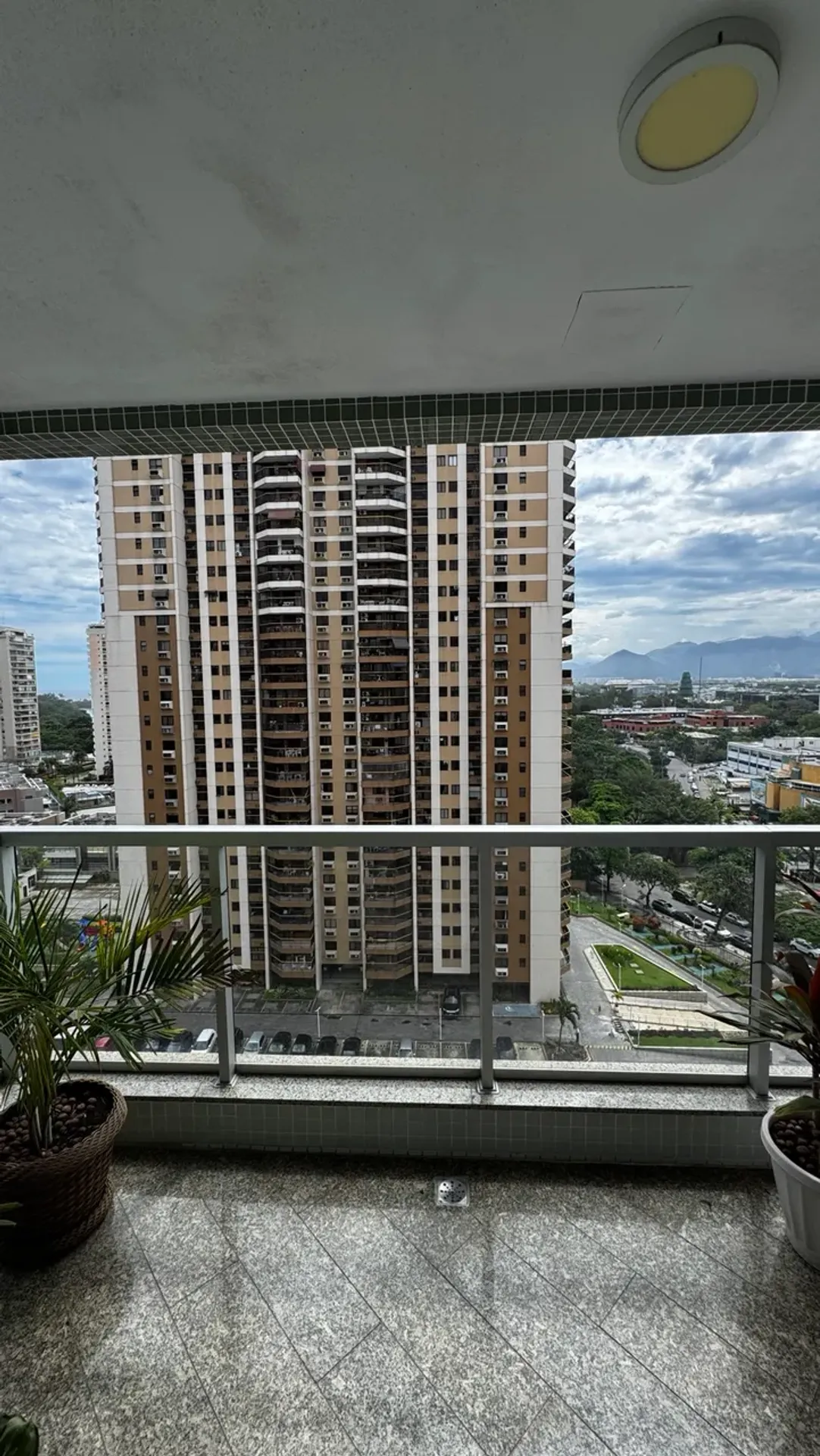 Furnished apartment, 88 m², with a glass-enclosed balcony — photo 11