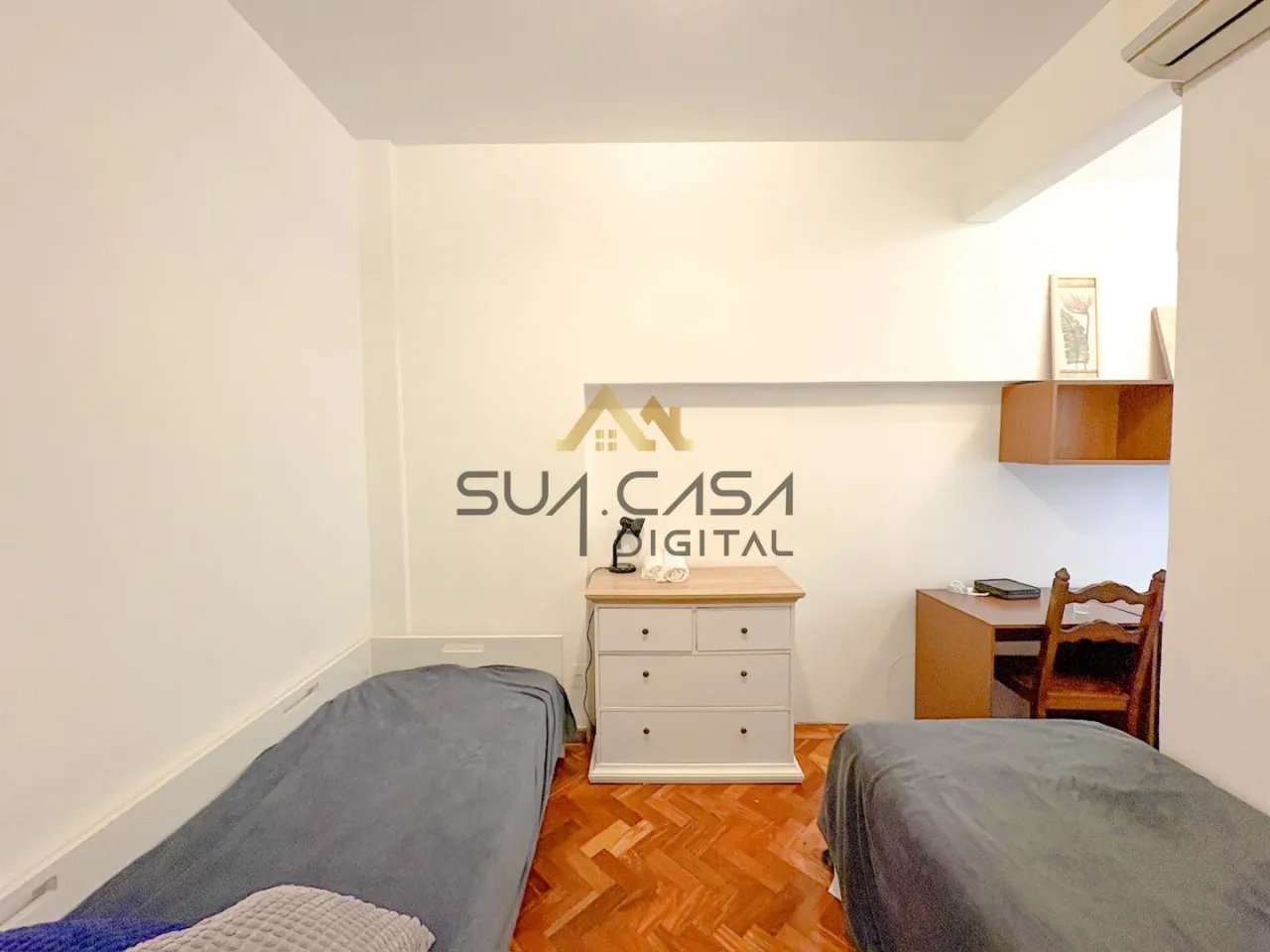 Furnished apartment with an open-plan gas kitchen — photo 14