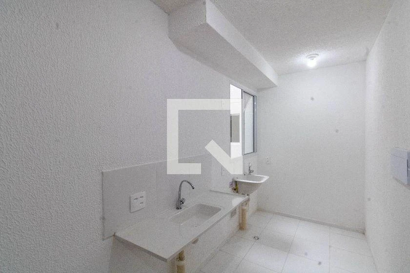 2-bedroom apartment in a building with a gym — photo 27