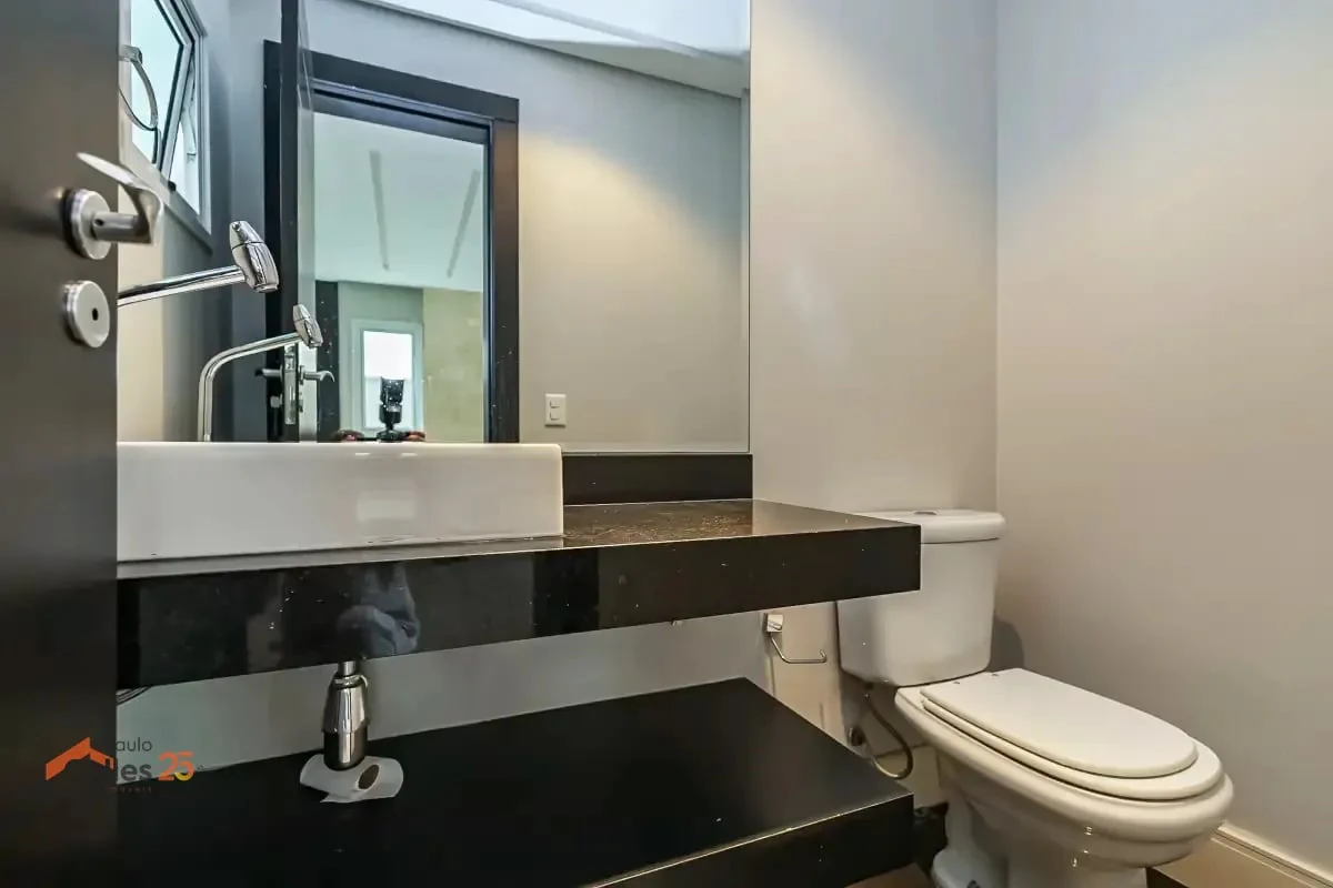 Furnished house, 275 m², with a glass-enclosed balcony — photo 19