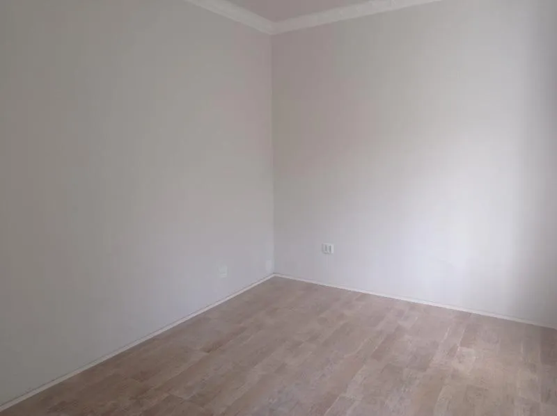 Residential house with 3 bedrooms and a balcony — photo 4