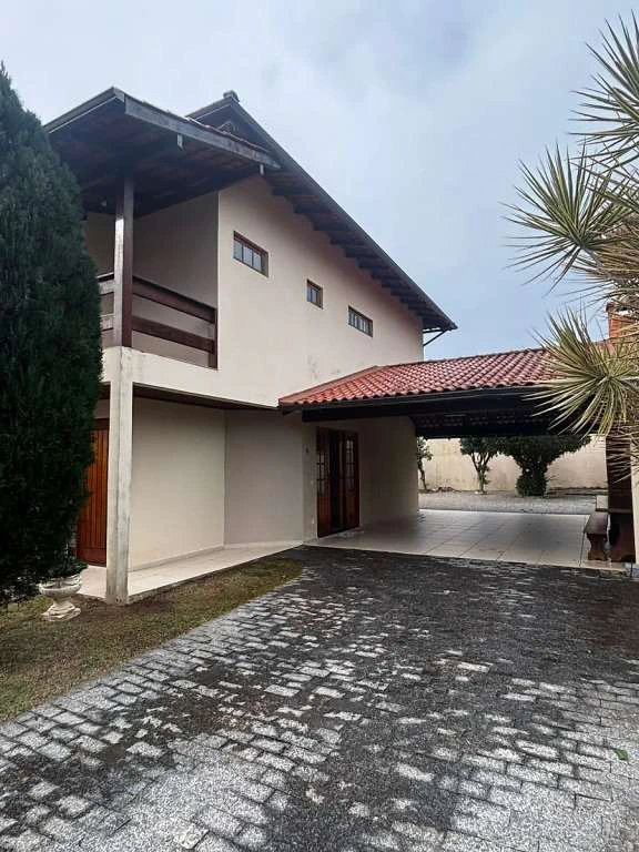 Unfurnished 3-bedroom house with a private BBQ — photo 3
