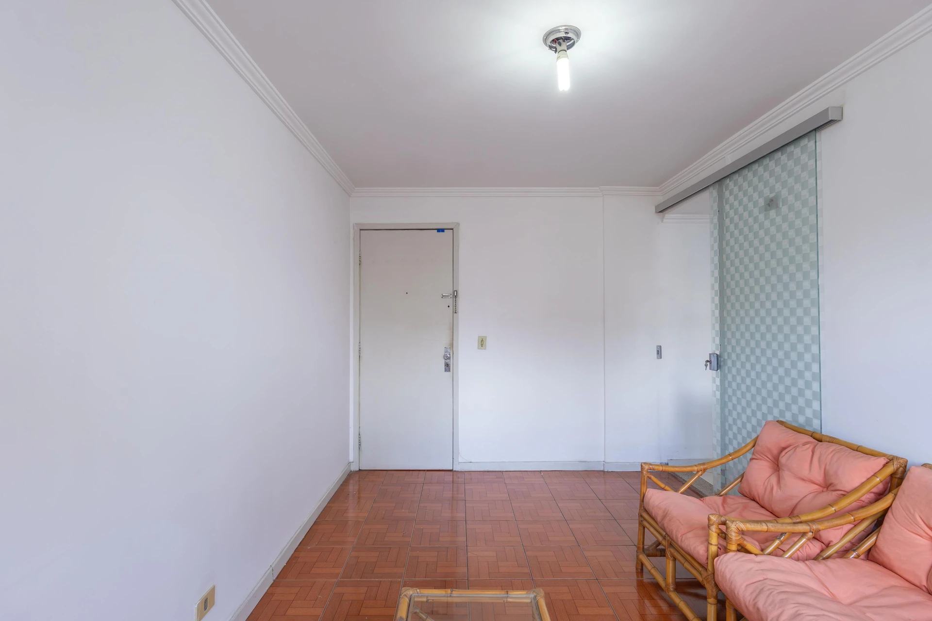 2-bedroom apartment with a washing machine in Curitiba — photo 30