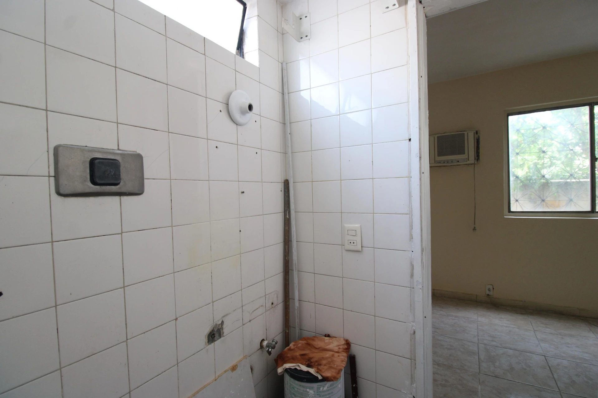 2-bedroom apartment in a building with a pool — photo 26